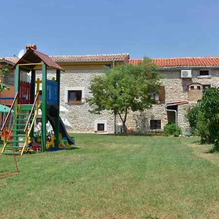 Authentic Istrian For Unforgettable 別荘